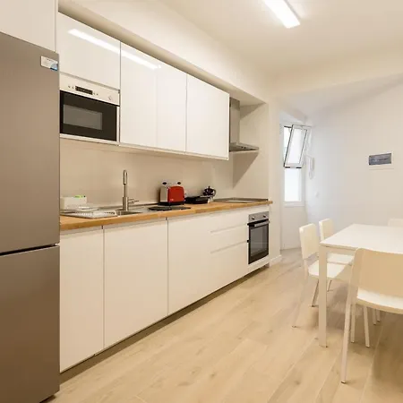 Apartment New 4 Bedroom In Plaza Del Principe