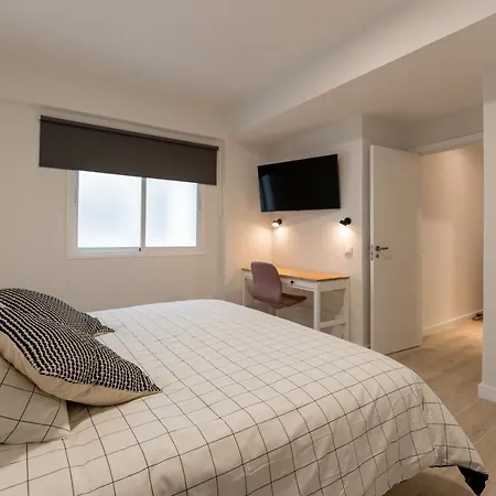 Apartament New 4 Bedroom In Plaza Del Principe *